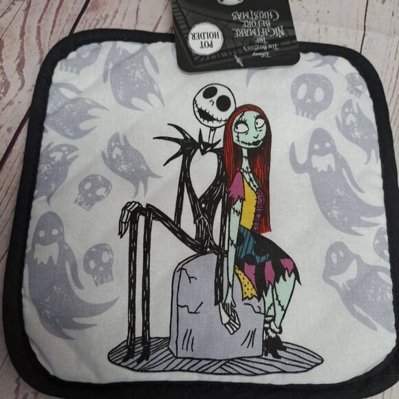 Disney Tim Burton’s The Nightmare Before Christmas Jack Sally 2 Pot Holders NWT - Picture 2 of 6